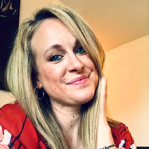 Meet your Posher, Dana - Picture 1 of 1